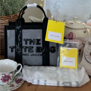 NWT Marc Jacobs Mesh Small Tote Bag (Blackout)